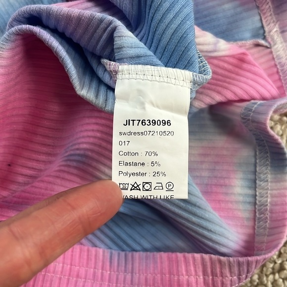 SHEIN x Hello Kitty Tie-Dye Bodycon Mini Dress NWT
Size Medium - Picture 8 of 9